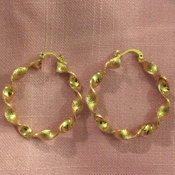 Britho Hoop Earrings (Z) - Picture 1 of 4